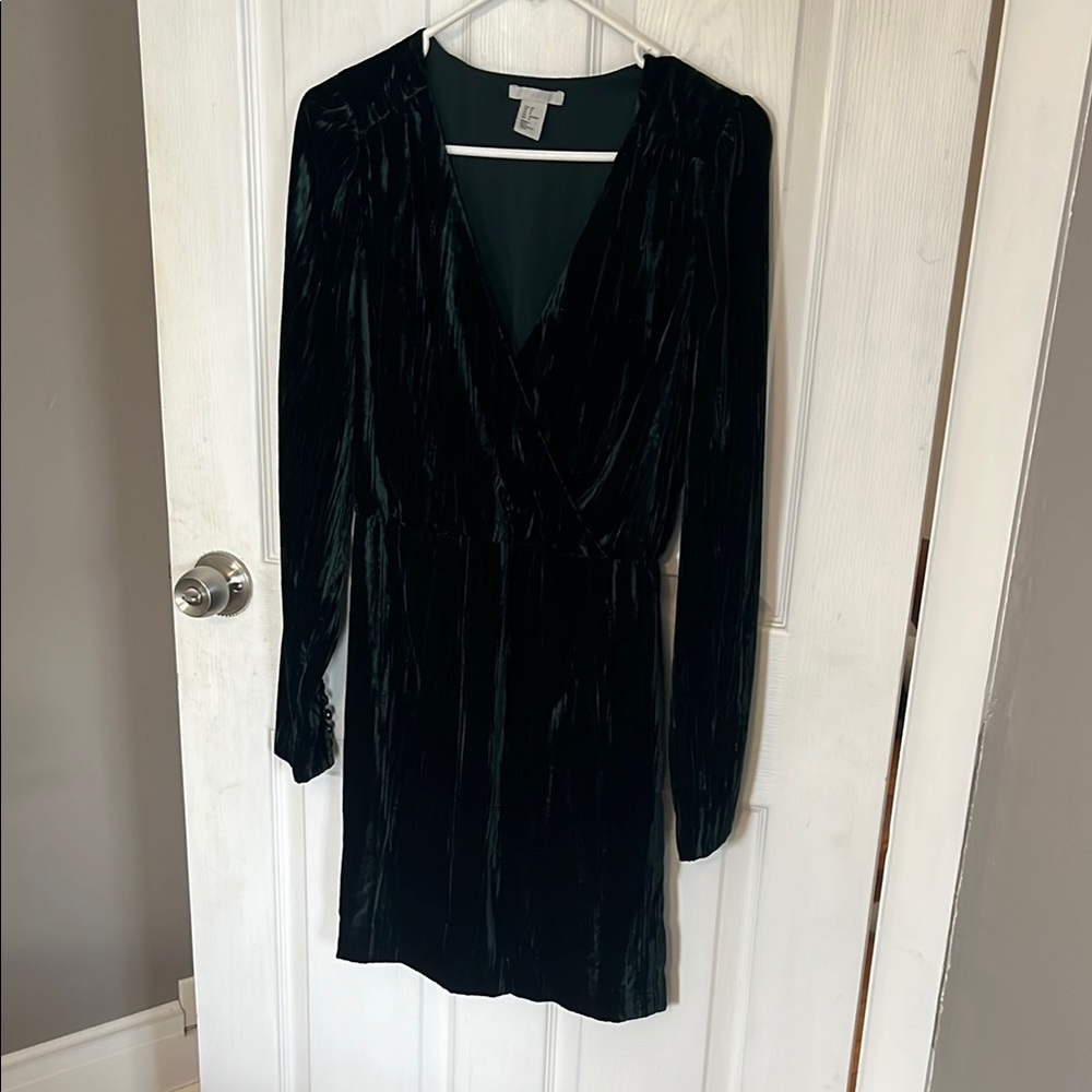 H&M Deep Green Sheath Dress with Plunge Neckline and Bishop Sleeves
